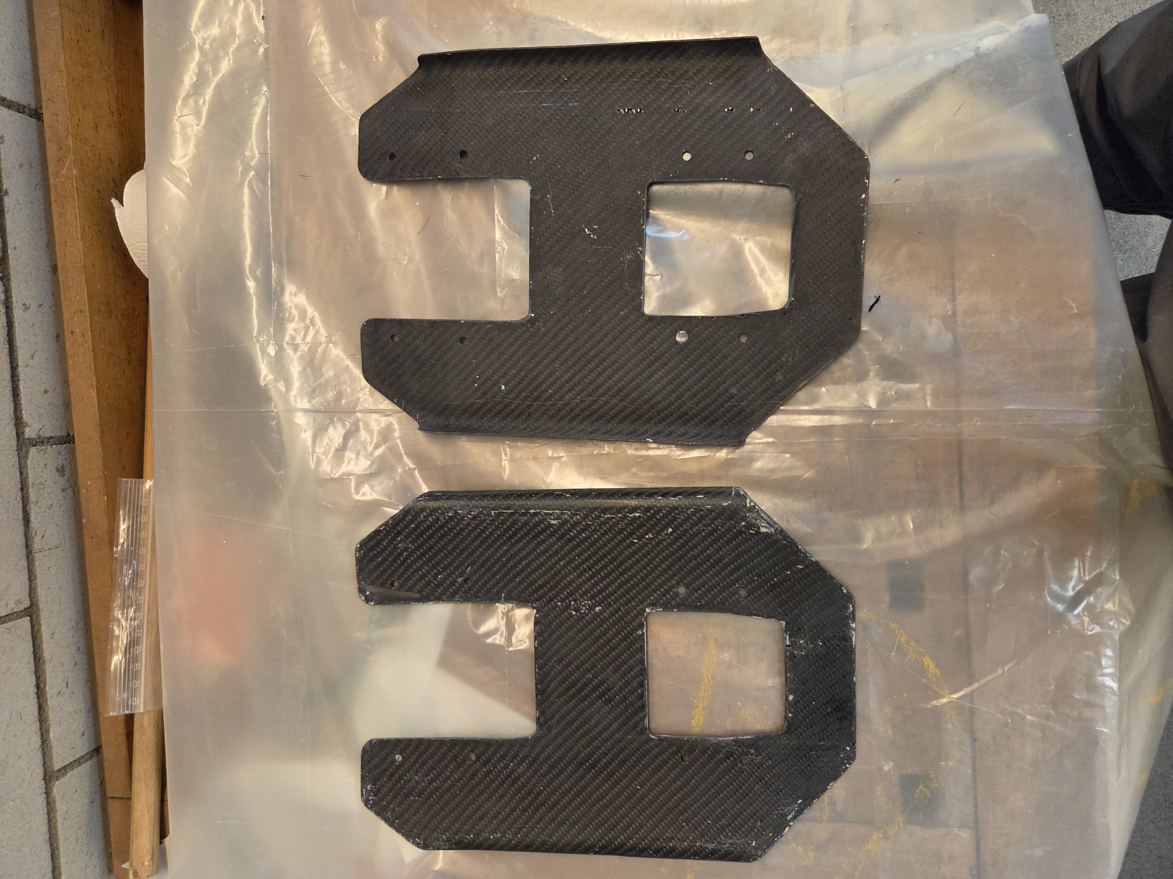 Laminated CFRP snowshoes